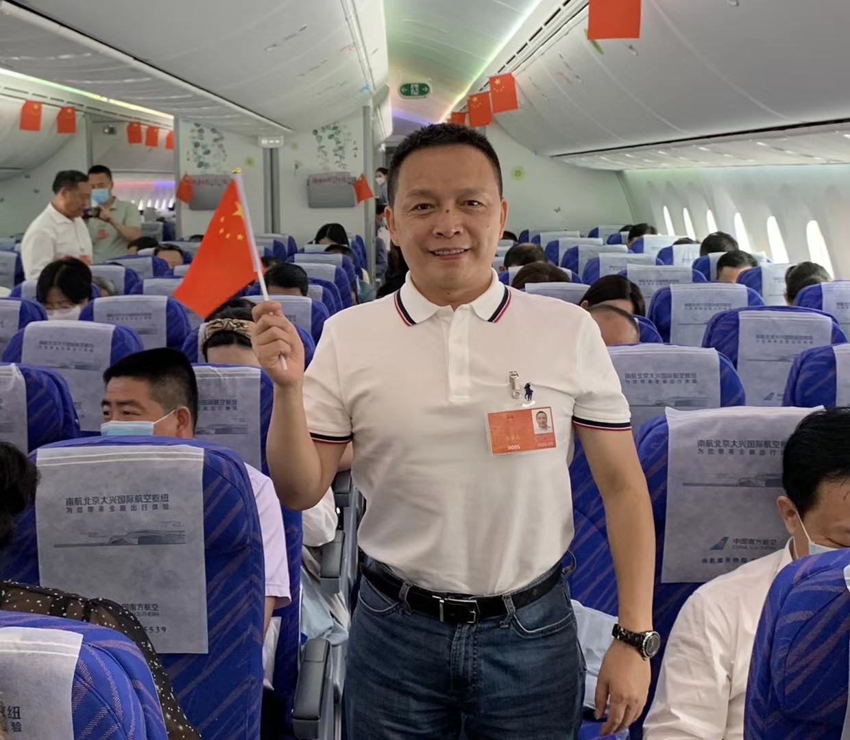 【2020兩會(huì)】全國(guó)人大代表、鹽津鋪?zhàn)佣麻L(zhǎng)張學(xué)武赴京履職